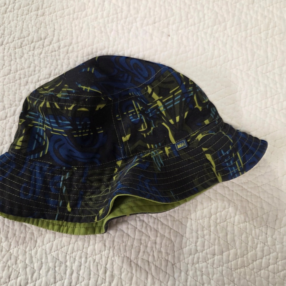 REI Reversible Bucket Hat Blue Green Abstract Graphic Print Sun Hat Pocket